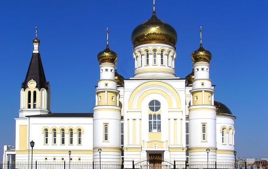 Схиархимандрит Илий (Ноздрин) совершил богослужения в Кафедральном соборе святого  великомученика Георгия Победоносца во Владикавказе