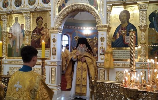 Cхиархимандрит Илий (Ноздрин) возглавил Божественную Литургию в Кафедральном соборе Преображения Господня города Сургута.