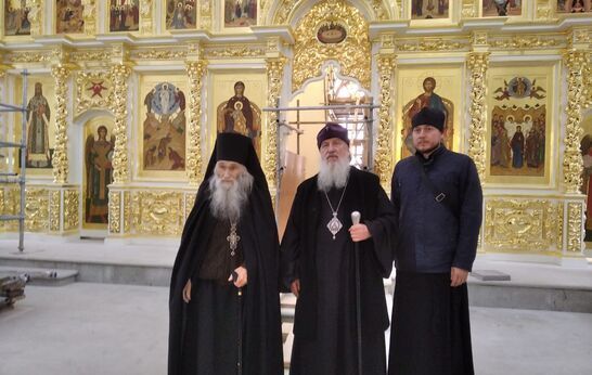 Cхиархимандрит Илий (Ноздрин) и руководитель проекта 