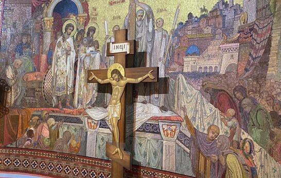 Схиархимандрит Илий (Ноздрин) посетил Крестовоздвиженский храм в Ливадии.