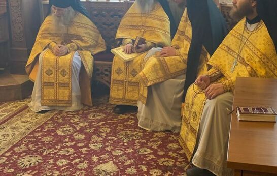 Схиархимандрит Илий (Ноздрин) возглавил праздничную Божественную Литургию в Введенском соборе Оптиной Пустыни.