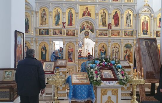 Cхиархимандрит Илий (Ноздрин), совершил Божественную литургию в храме Сретения Господня Духовно-православного центра 