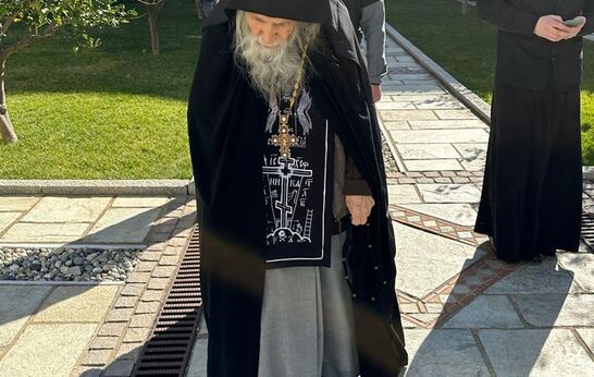 В свой день рождения Батюшка Илий молится в монастыре святого Пантелеимона на Афоне. 