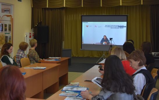 Круглый стол «Сретенские беседы» в Духовно-патриотическом центре «Вятский Посад» прошел в теплой и душевной атмосфере.