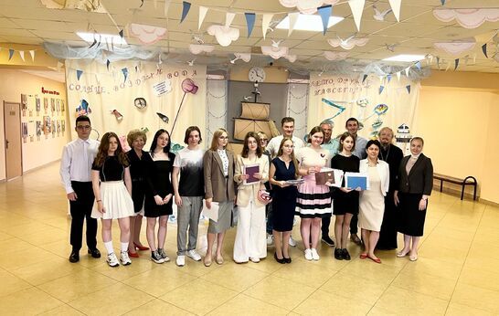 26 июня состоялось вручение аттестатов выпускникам 9-11 классов.