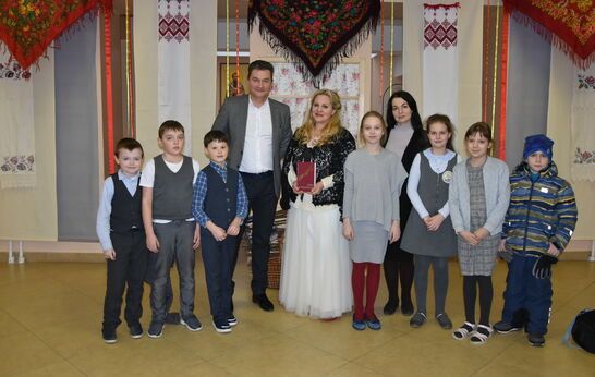 В Вятском Посаде Варвара Комиссарова представила фильм «Небесная лилия».