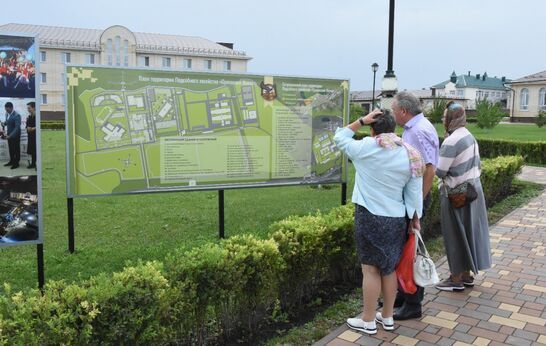 В «Вятском Посаде» состоялось рабочее совещание по вопросам развития подсобного хозяйства «Орловский Колос» с участием членов правительства России.