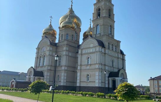 В день Святой Троицы в храме Сретения Господня Духовно-Православного центра 