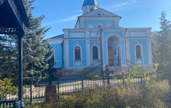 В день 56-летия своей пресвитерской хиротонии Батюшка Илий принял участие в Божественной литургии в Оптиной Пустыни.