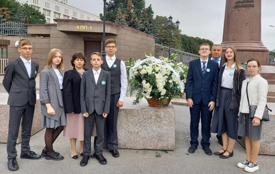 Сюжет телеканала Россия 1. Делегация Вятского Посада приняла участие в дне памяти П. А. Столыпина.