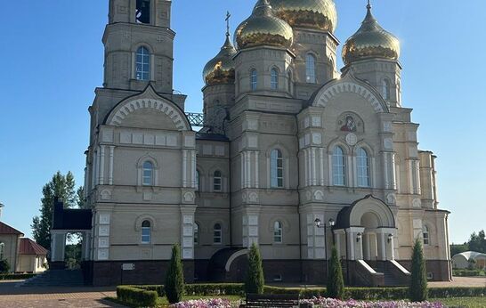 Схиархимандрит Илий (Ноздрин) совершил Богослужение в храме Сретения Господня.