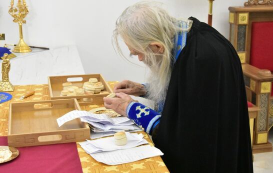 В храме в честь иконы Божией матери «Спорительница хлебов» подсобного хозяйства «Орловский Колос» совершилось Вечернее Богослужение