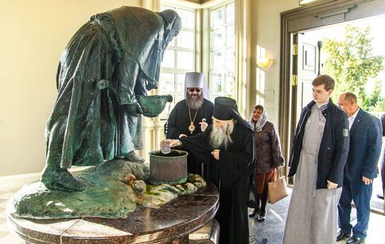 Cхиархимандрит Илий (Ноздрин) сослужил за Божественной литургией митрополиту Тамбовскому и Рассказовскому Феодосию в Вознесенском женском монастыре города Тамбова.