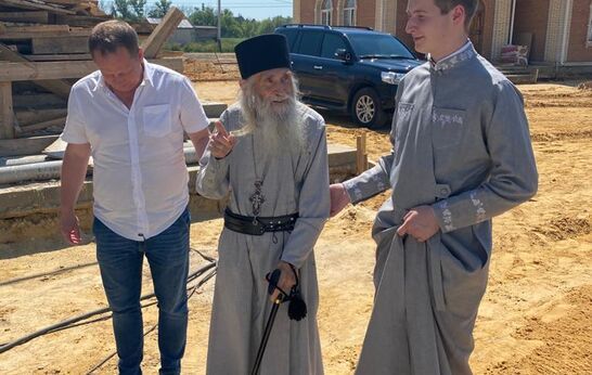 Cхиархимандрит Илий (Ноздрин) и отец Вячеслав 20 июня посетили построенный храм в честь иконы Божией Матери «Спорительница хлебов» подсобного хозяйства «Орловский колос».
