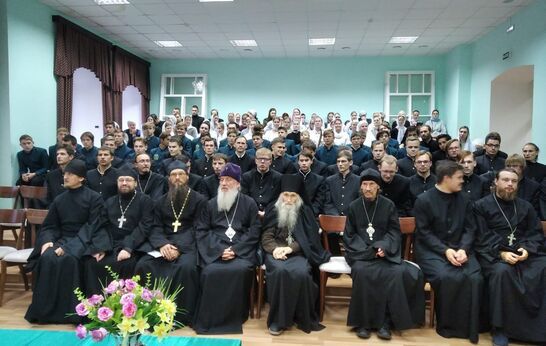 Cхиархимандрит Илий (Ноздрин) и руководитель проекта 