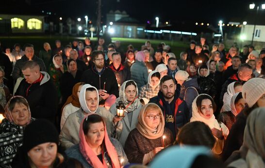 Праздничное Пасхальное Богослужение в храме Сретения Господня в Светлую Пасхальную ночь с 15 на 16 апреля.