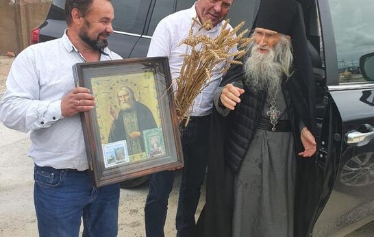 Cхиархимандрит Илий (Ноздрин) и руководитель проекта 