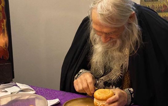 14 марта 2020 года Схиархимандрит Илий (Ноздрин) и руководитель проекта «Вятский Посад» Геннадий Николаевич Цурков прибыли в Омск и  посетили кафедральный собор Успения Пресвятой Богородицы.