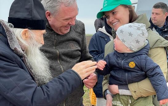 Схиархимандрит Илий (Ноздрин) и руководитель проекта 