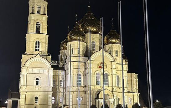 Батюшка Илий совершил Богослужение в храме Сретения Господня в Вятском Посаде.