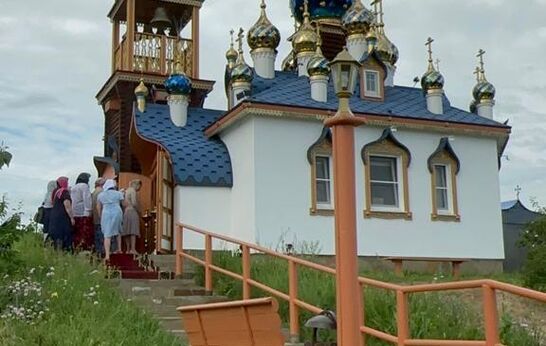 Батюшка Илий (Ноздрин) совершил Богослужение в Троицкую родительскую субботу.