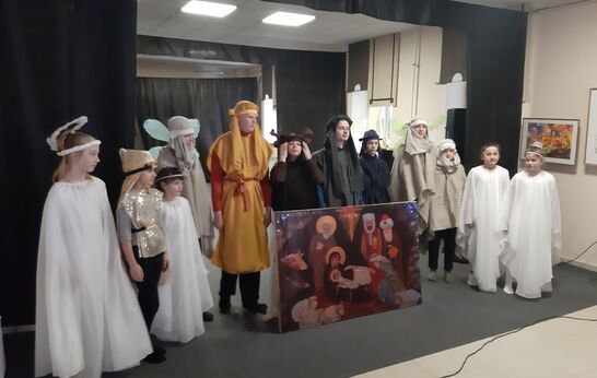 В воскресенье гости «Вятского Посада» посмотрели спектакль и попробовали себя в роли мастеров народных промыслов