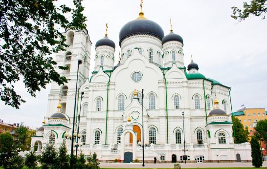 Схиархимандрит Илий (Ноздрин) и руководитель проекта «Вятский Посад» Г.Н. Цурков прибыли в Воронеж