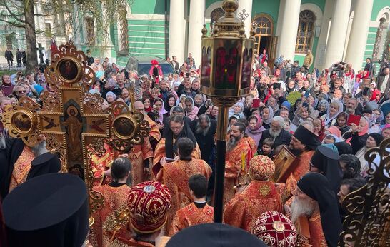 18 апреля в Оптиной пустыни в день памяти убиенных монахов схиархимандрит Илий (Ноздрин) принял участие в Богослужении.