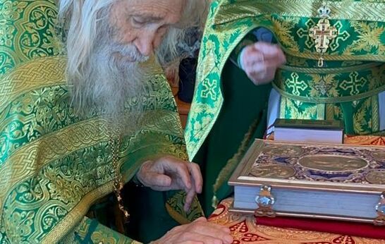 В праздник Святой Троицы (Пятидесятницы), схиархимандрит Илий возглавил богослужение в храме иконы Божией матери 