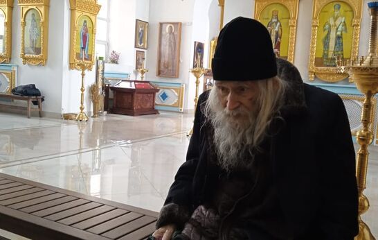 Батюшка Илий помолился в храме 