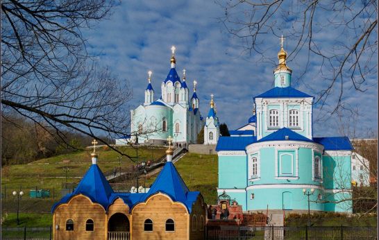 Схиархимандрит Илий (Ноздрин) и Г.Н. Цурков посетили Коренную пустынь