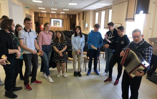 На этно-практикуме в духовно-патриотическом центре «Вятский Посад» поговорили о традиционном костюме Орловского края