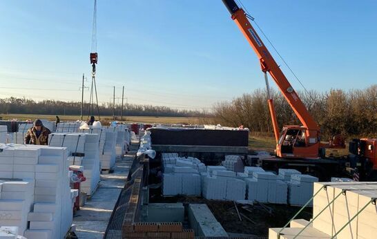 Вблизи города Орла, у поселка Знаменка Орловского района продолжается возведение сельскохозяйственного комплекса «Орловский Колос». 