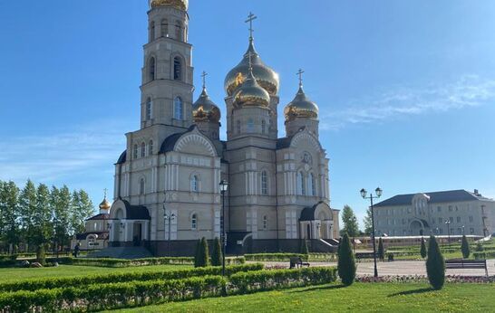 Cхиархимандрит Илий (Ноздрин) возглавил Божественную Литургию по чину святителя Иоанна Златоустого в Сретенском храме Духовно-православного центра 