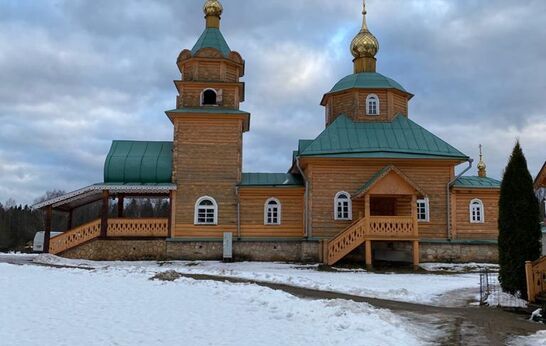 Cхиархимандрит Илий (Ноздрин) совершил Божественную Литургию в Никандровой Благовещенской мужской пустыни. 