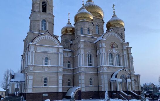 Cхиархимандрит Илий (Ноздрин) совершил Божественную Литургию в Храме Сретения Господня в Духовно-Православном центре «Вятский Посад».