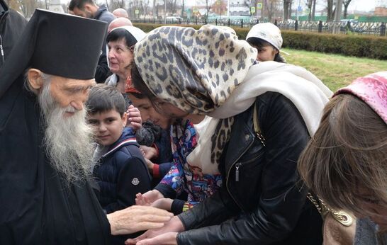 Маленькая уроженка Владикавказа Милана Байматова покорила схиархимандрита Илия (Ноздрина) своим талантом