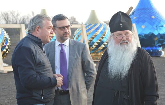 Владимиру Легойде продемонстрировали колокола и купола строящегося храма во имя иконы Божией Матери «Спорительница хлебов»