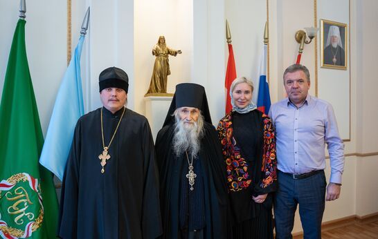 Схиархимандрит Илий (Ноздрин) и руководитель проекта 