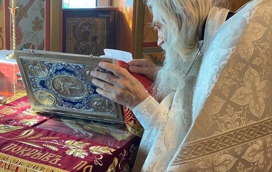 Схиархимандрит Илий (Ноздрин) совершил воскресную литургию.