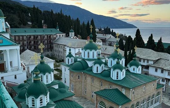 Духовник Святейшего Патриарха Московского и всея Руси Кирилла схиархимандрит Илий (Ноздрин) на Святой Горе Афон.