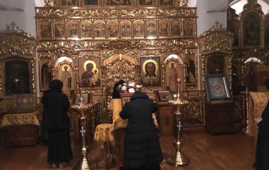 Духовник Святейшего Патриарха Московского и всея Руси Кирилла схиархимандрит Илий (Ноздрин) сегодня служил Божественную литургию в Свято-Введенском женском монастыре