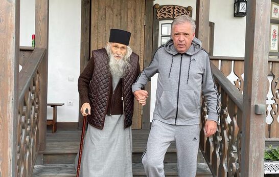 Схиархимандрит Илий (Ноздрин) и Геннадий Николаевич Цурков посетили этно-хутор Старозолотовский.