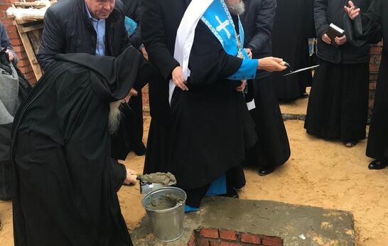 В праздник Сретения Господня торжественно заложены камень и капсула храма «Спорительница хлебов» 