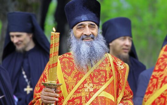 26 октября, на 74 году жизни, в день памяти Иверской иконы Божией Матери, отошёл ко Господу всеми горячо любимый батюшка, насельник Оптиной Пустыни архидиакон Илиодор (Гариянц).