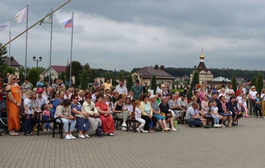 В «Вятском Посаде» состоялся праздник посвященный Дню семьи, любви и верности.