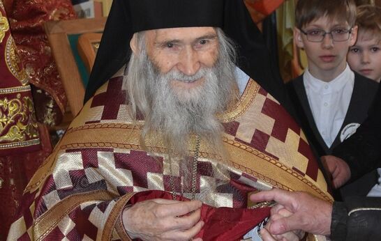 Схиархимандрита Илия (Ноздрина) поздравили с днём рождения первые лица государства, высшее духовенство, губернаторы, представители власти и меценаты. 